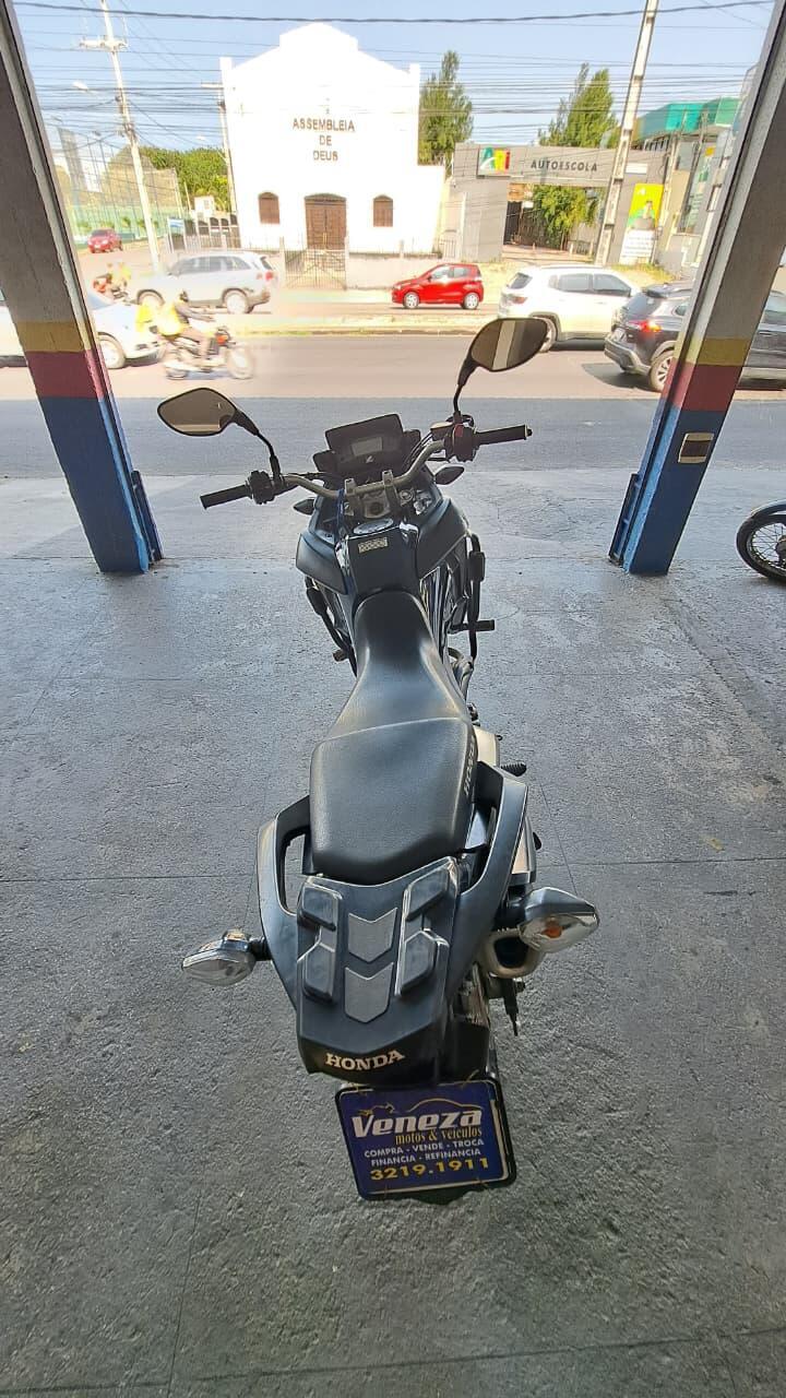 HONDA XRE 190 POR CIMA